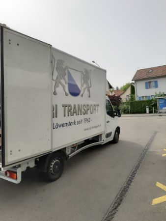 Umzugsbild Umzugtransporter Regensdorf